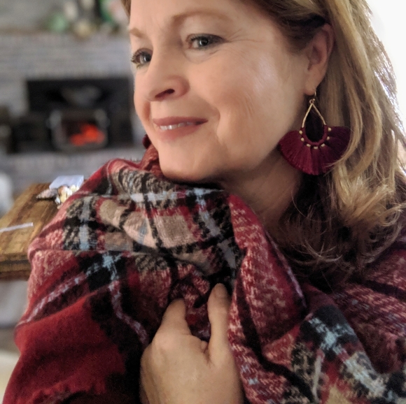 red plaid scarf💕 - Picture 3 of 4